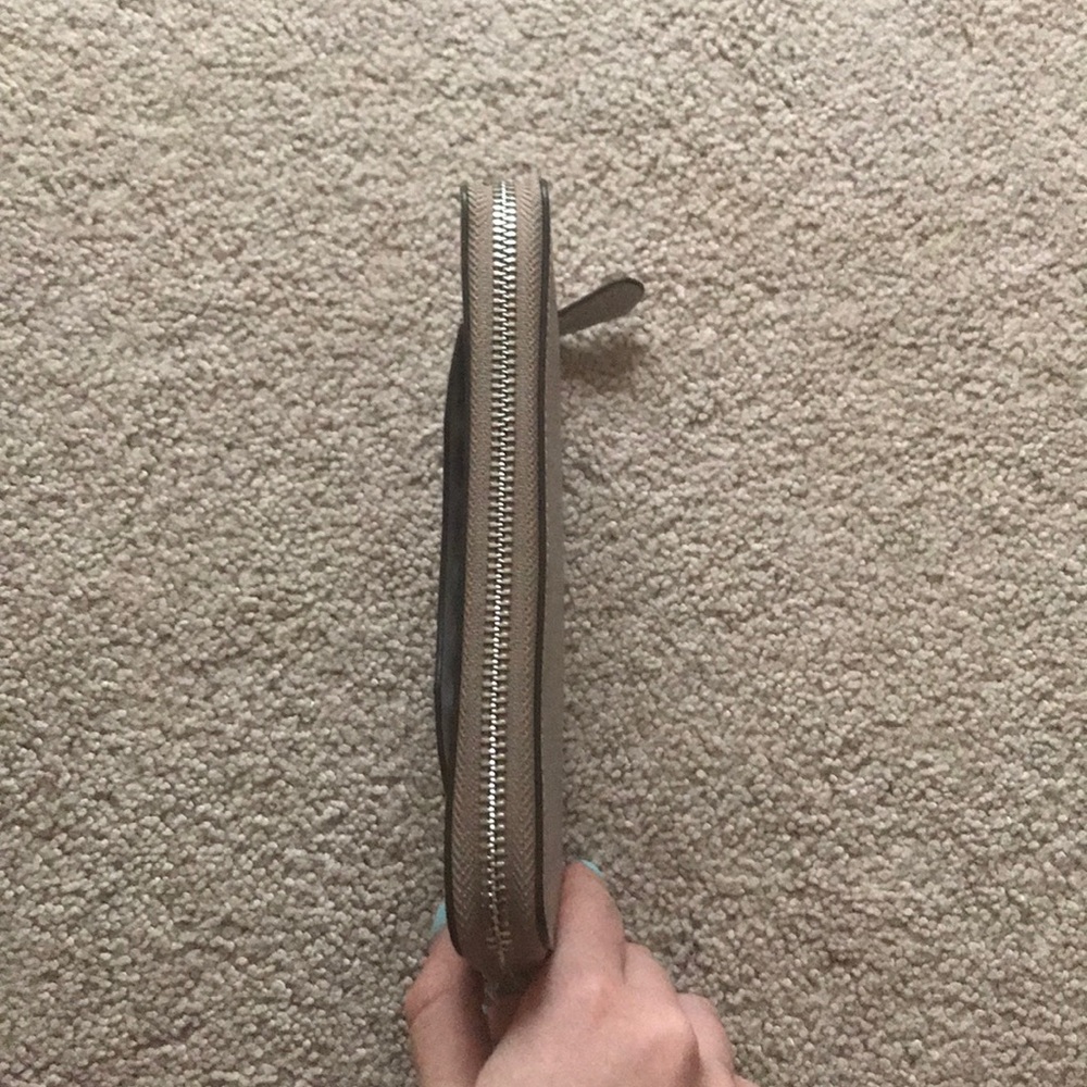 SOLD - Picture 4 of 8